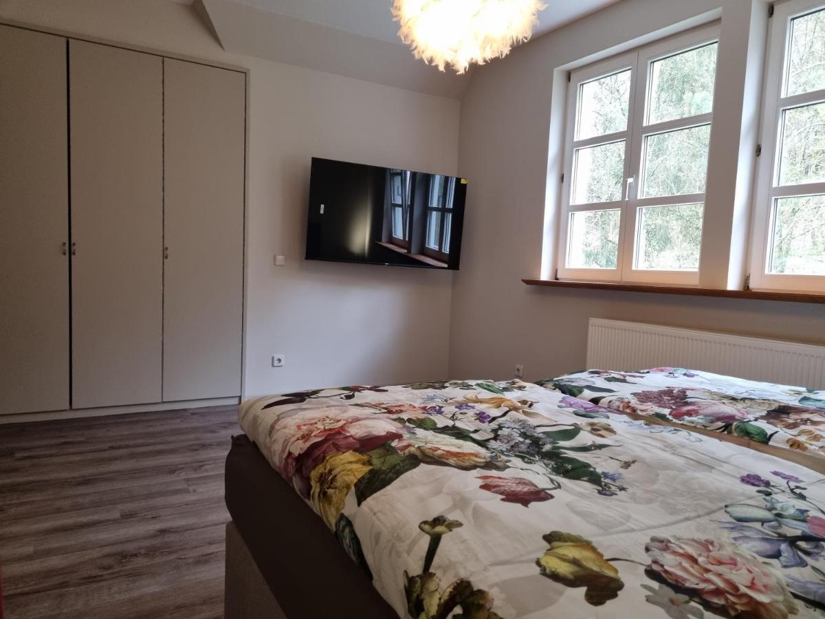 5 Sterne Bahnhoftraum, Appartement "Waldliebe" 133Qm, Grosse Terrasse 70Qm, Qr Code Scannen Fuer Virtuellen Rundgang, Premium Ausstattung برونفلس المظهر الخارجي الصورة